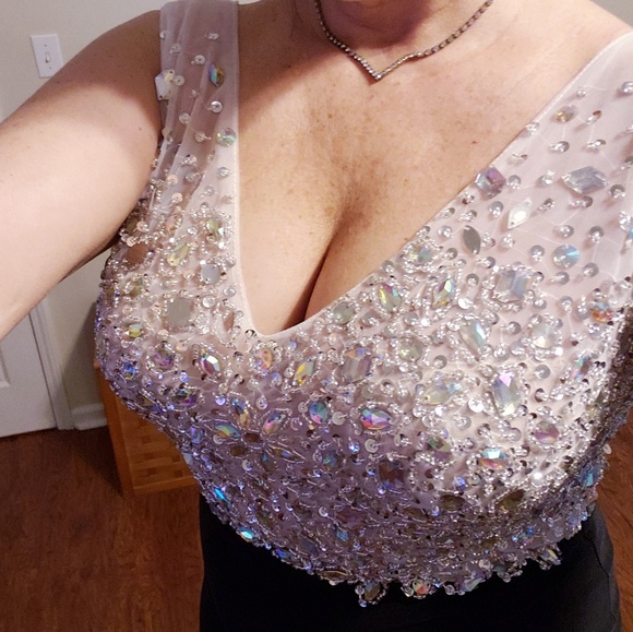 💖Gorgeous Formal Gown 💖 - Picture 2 of 8